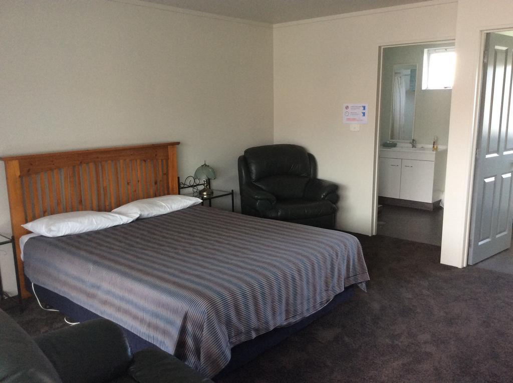 Charlton Motel Gore Room photo
